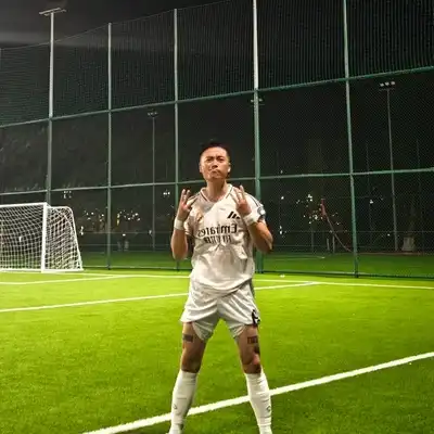 黄翔